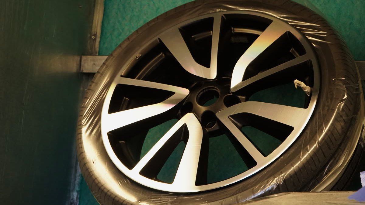 A repaired diamond cut alloy wheel